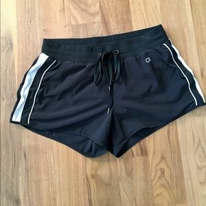 Gap Fit grey & white shorts